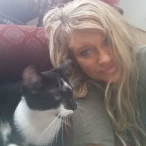 Meet your Posher, Joanie